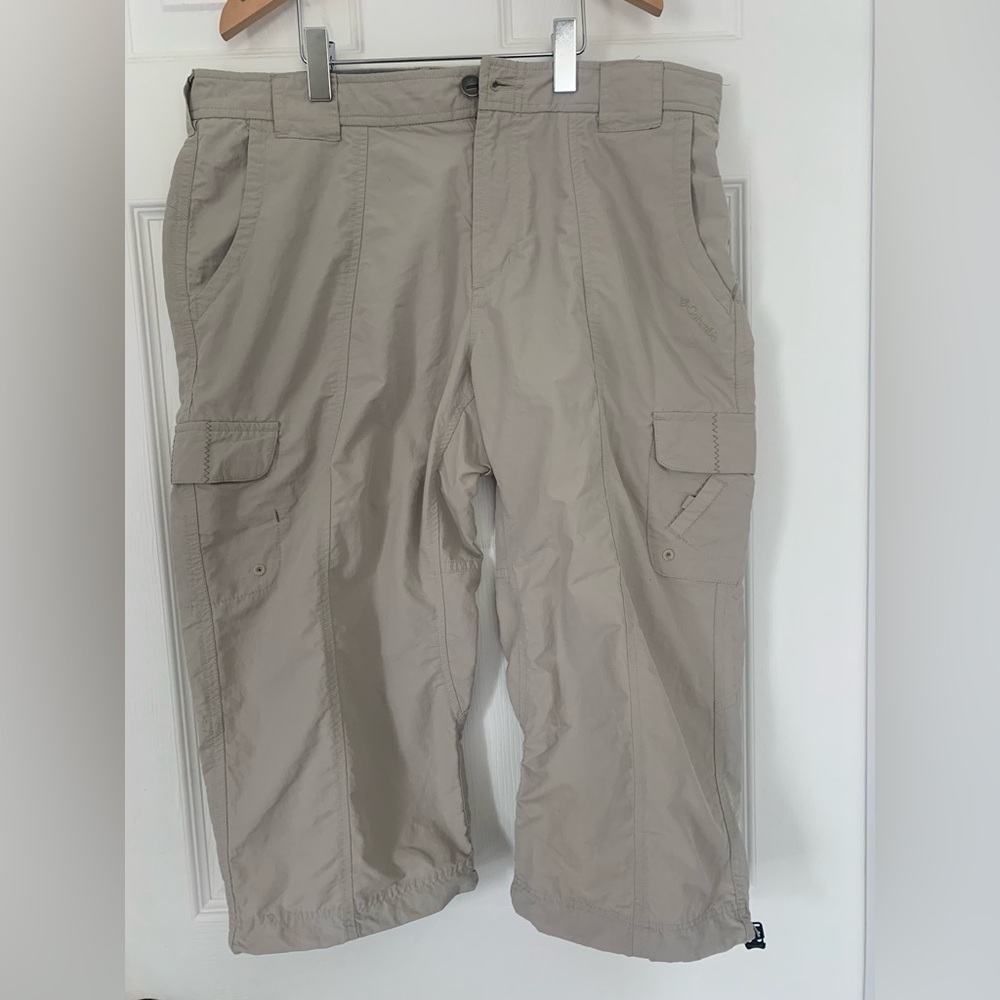 Columbia Women's Tan Cargo Shorts